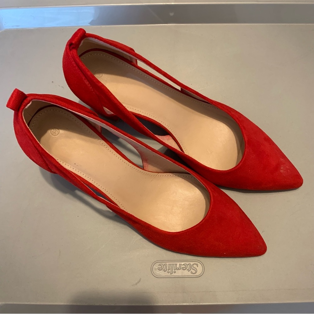 Red Women's chunky heal Pumps